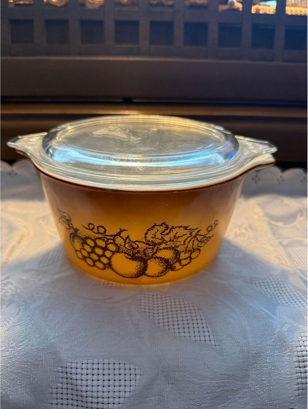 Pyrex Old Orchard Casserole Dish Lid  473 1 Qt 70s  Vintage